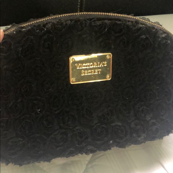 Victoria’s Secret Rose Pattern Cosmetic Bag - Picture 2 of 7